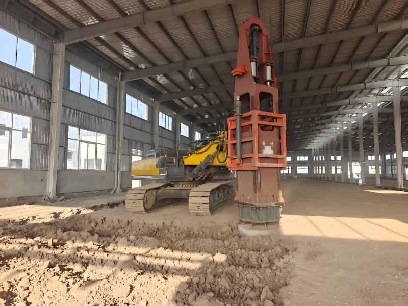 HC240液壓夯實(shí)機(jī)  落錘16噸，可壓實(shí)5米以上，高速液壓夯實(shí)機(jī)廠房地基壓實(shí)作業(yè)